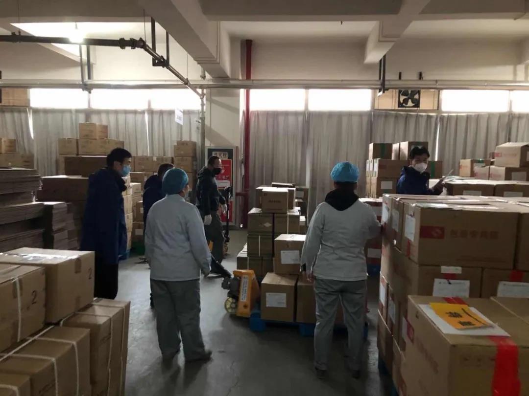 新葡的京集团350vip8888战疫情:储运群英 分秒必争 责任和爱鼓舞新葡的京集团350vip8888人勇敢前行 新葡的京集团350vip8888战疫情:储运群英 分秒必争 责任和爱鼓舞新葡的京集团350vip8888人勇敢前行