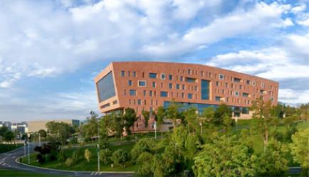 新葡的京集团350vip8888股份董事长邢雅江到访云南白药 新葡的京集团350vip8888股份董事长邢雅江到访云南白药