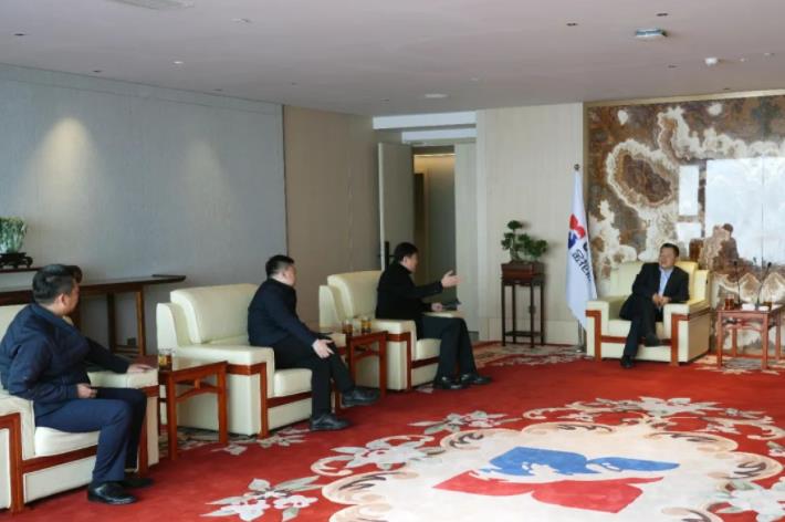 齐商银行西安分行行长袁峰一行到访新葡的京集团350vip8888股份