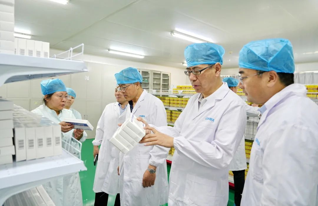 安徽古井贡酒集团总裁李培辉一行到访新葡的京集团350vip8888股份