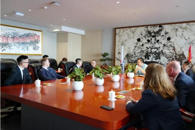 德中合作交流促进协会会长、德国VitalCura GmbH护理集团董事长Simon Voss一行到访新葡的京集团350vip8888股份