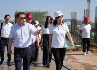 西安市委常委、高新区党工委书记马鲜萍一行视察新葡的京集团350vip8888股份制药厂草堂搬迁扩建项目施工现场