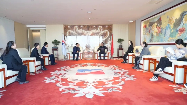 西安市财贸工会主任周华一行到访新葡的京集团350vip8888股份