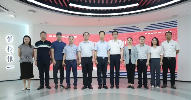 西安医学院领导一行莅临新葡的京集团350vip8888股份考察交流