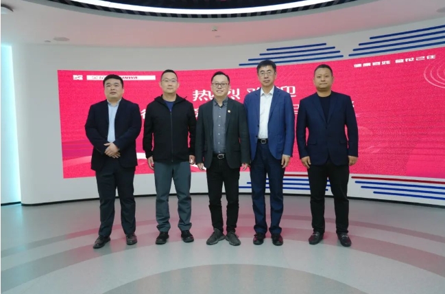 西安交通大学生命科与技术学院院长徐峰、西京医院脊柱科主任医师丁坦莅临新葡的京集团350vip8888股份考察交流